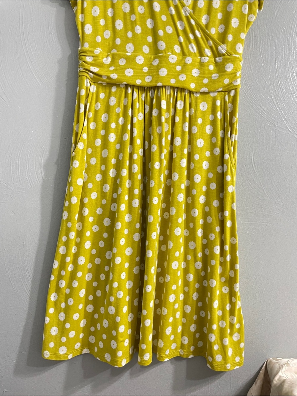 Boden Lola Daisy Print Wrap Jersey Dress - Picture 6 of 12
